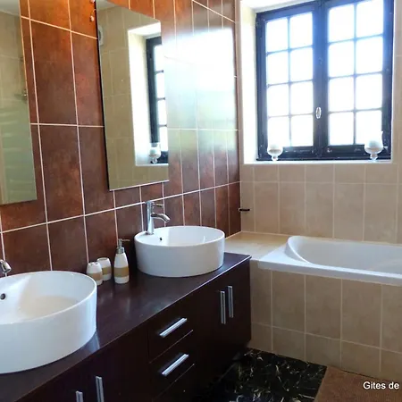 Grande Maison Contemporaine Avec Piscine Et Animaux Admis - Fr-1-489-134 * Le Mayet-de-Montagne