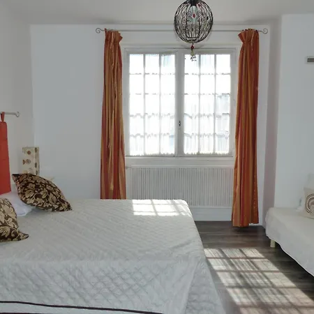 Grande Maison Contemporaine Avec Piscine Et Animaux Admis - Fr-1-489-134 Semesterbostad Le Mayet-de-Montagne